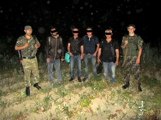 На Закарпатті затримали 4 "нелегалів" з Грузії, які прямували до Словаччини (ФОТО)