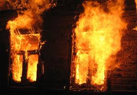 На Мукачівщині згоріло 120 квадратних метрів даху будинку та частина домашнього майна