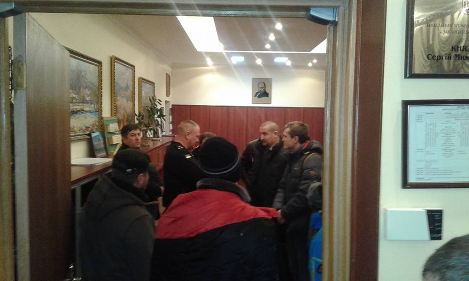 Активісти у пошуках "Хорвата" в Ужгороді прийшли в обласну міліцію, в лікарні бійця немає