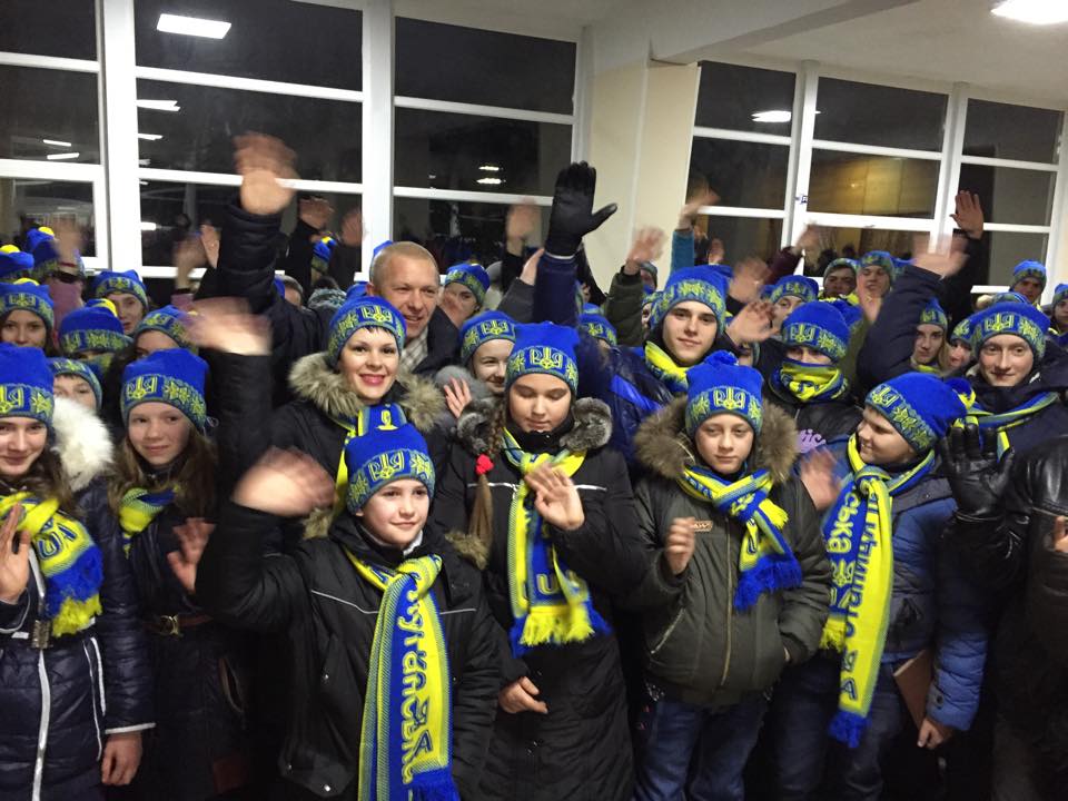 Майже 30 школярів зі Станиці Луганської проведуть Різдвяні канікули на Закарпатті 