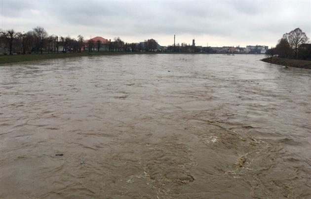 У Мукачеві спостерігається пік паводкової хвилі, втім загрози підтоплень немає