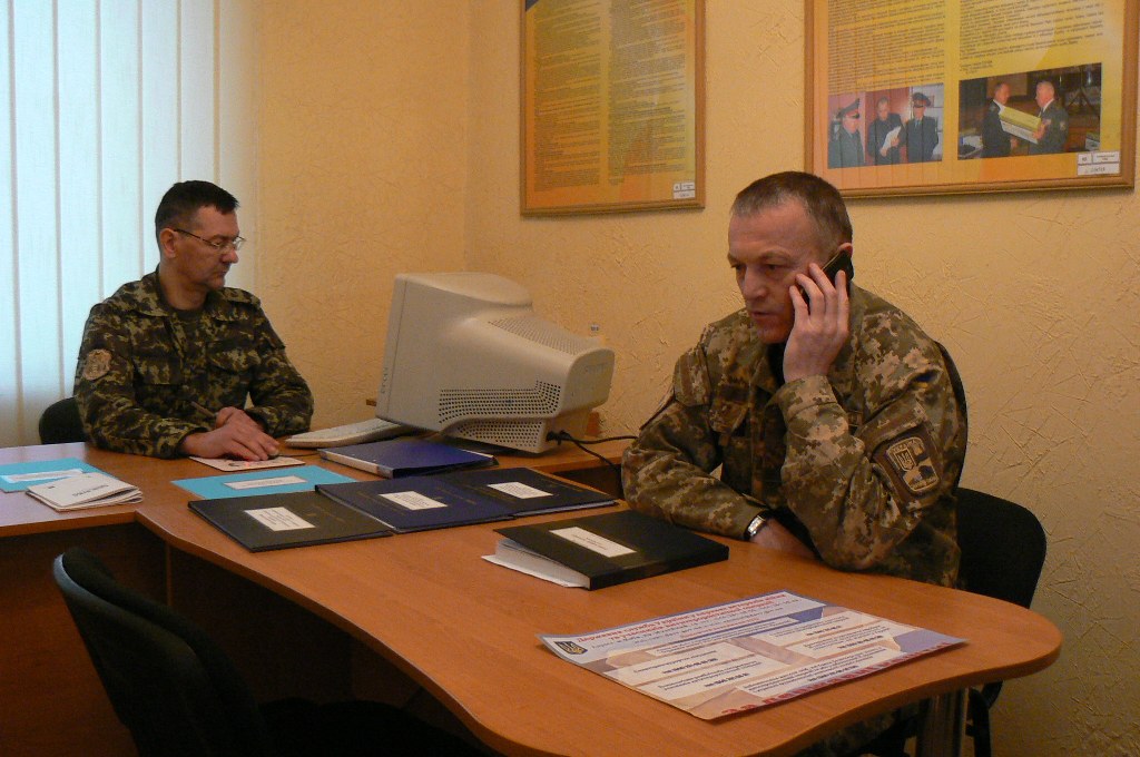 В Ужгороді запрацювала громадська приймальня міністра оборони України (ФОТО)