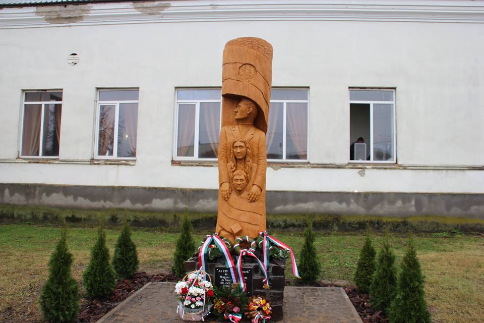 У Шаланках на Виноградівщині відкрили пам’ятний знак з нагоди 60-ї річниці угорської революції (ФОТО)