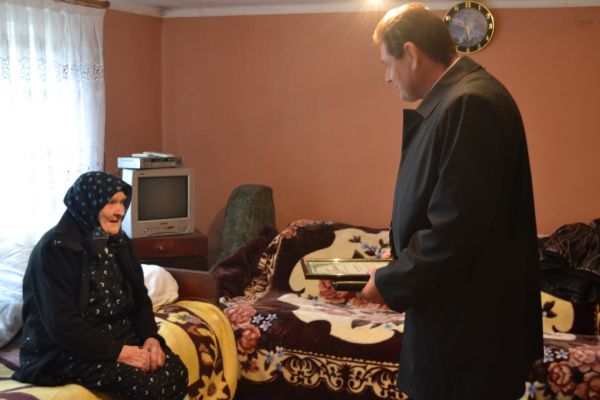 Довгожителька Тячівського району приймала вітання зі 103-річчям