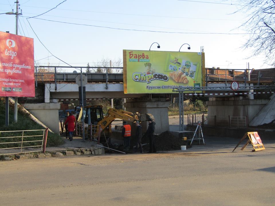 До завершення робіт під мостом на вулиці Анкудінова в Ужгороді світлофор буде вимкнено