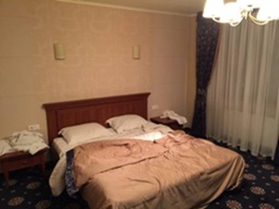 В одному з готелів Виноградова зловили двох подруг-повій (ФОТО)