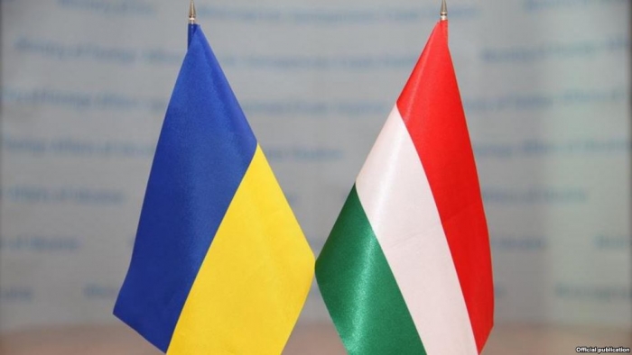 Угорська опозиція закликала скасувати пенсії вихідцям з України і Росії