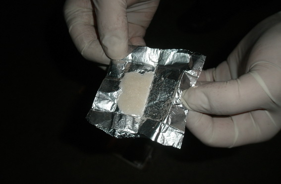 У Мукачеві в молодиків "під кайфом" знайшли згорток з метамфетаміном 