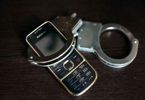 На Берегівщині до 2-х років тюрми засуджено чоловіка, що відібрав телефон у дівчини. Прокуратура вимагає посилення покарання