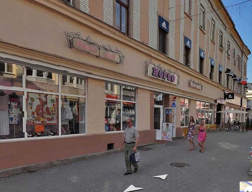 В Ужгородському міськрайонному суді відбудеться чергове засідання щодо рейдерського захоплення магазину "Корзо" (ДОКУМЕНТИ)