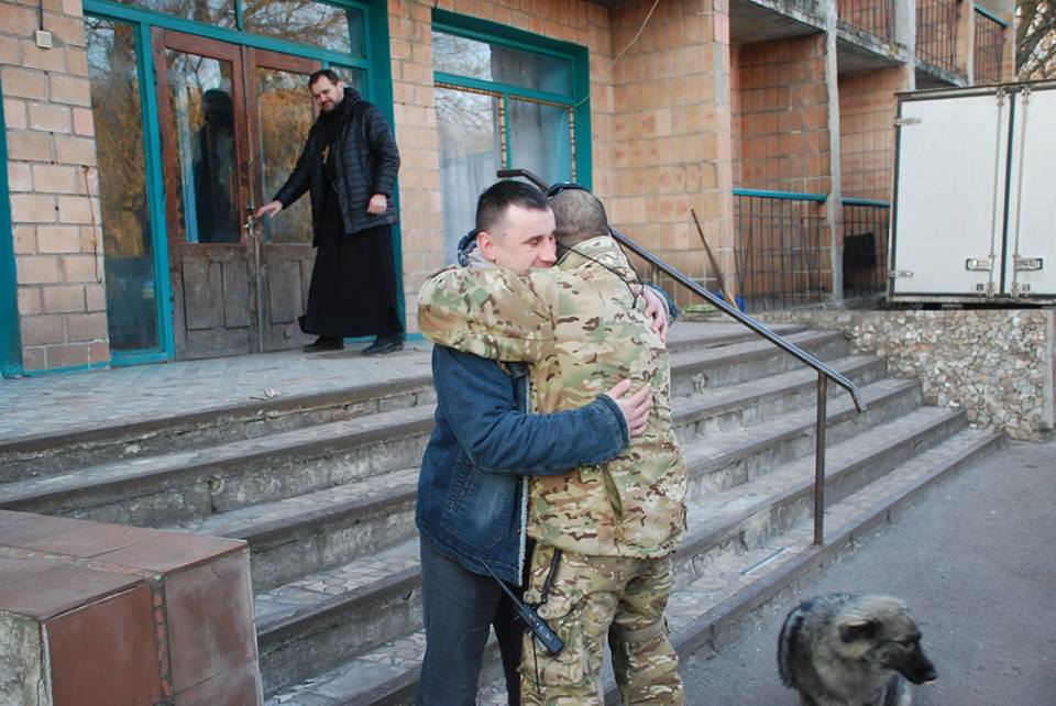 Після року полону додому повертається солдат закарпатської 128-ї ОГПБ Петро Єрошевич (ФОТО)