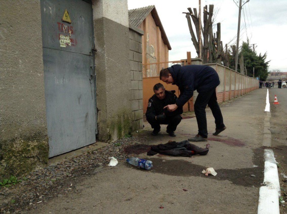31-річного мукачівця розстрілювали під школою з пістолета Макарова (ОПЕРАТИВНЕ ВІДЕО)