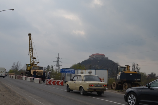 У Мукачеві почали капітально ремонтувати міст на Берегівській об’їзній (ФОТО)
