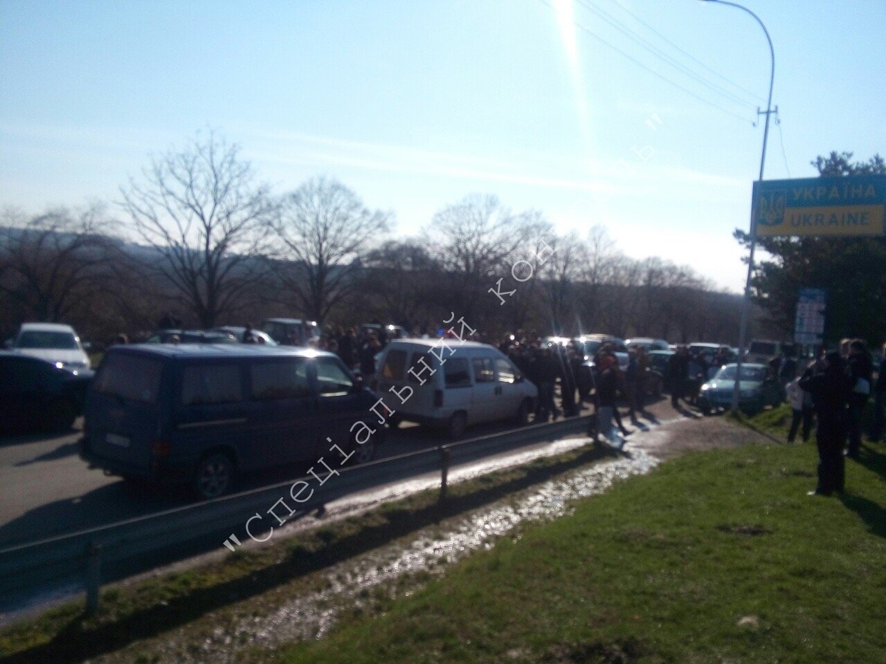 Унаслідок блокування автовласниками пункту пропуску "Ужгород" на КПП утворилися черги