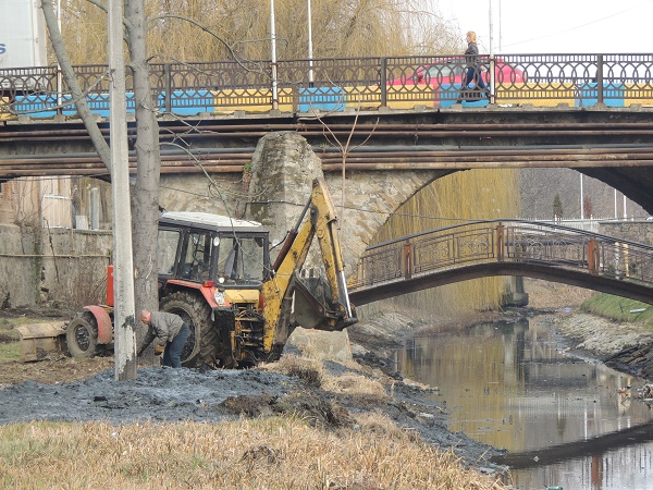Берегівський "Водоканал" оштрафували за забруднення каналу Верке