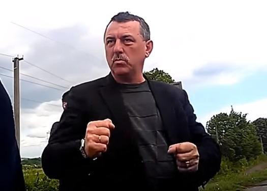 Біля Ракошина активіст "Дорожнього контролю" Закарпаття зупинив авто з п'янючим водієм (ВІДЕО)