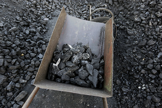 "Антимонопольники" перевіряють скаргу щодо порушень під час закупівлі Воловецькою РДА 600 тонн вугілля