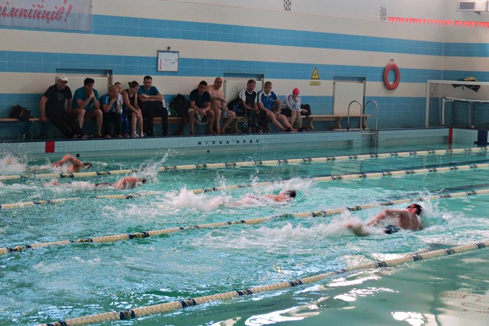 В Ужгороді стартував Міжнародний турнір з плавання "Квітуча сакура" (ФОТО)