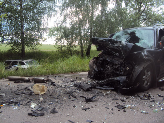 У жахливій ДТП на Чернігівщині загинуло щонайменше двоє закарпатців (ФОТО)