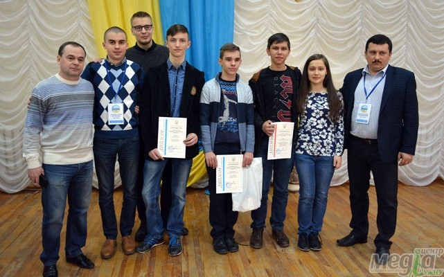 Школяр з Ужгорода позмагається у міжнародній олімпіаді з інформатики 