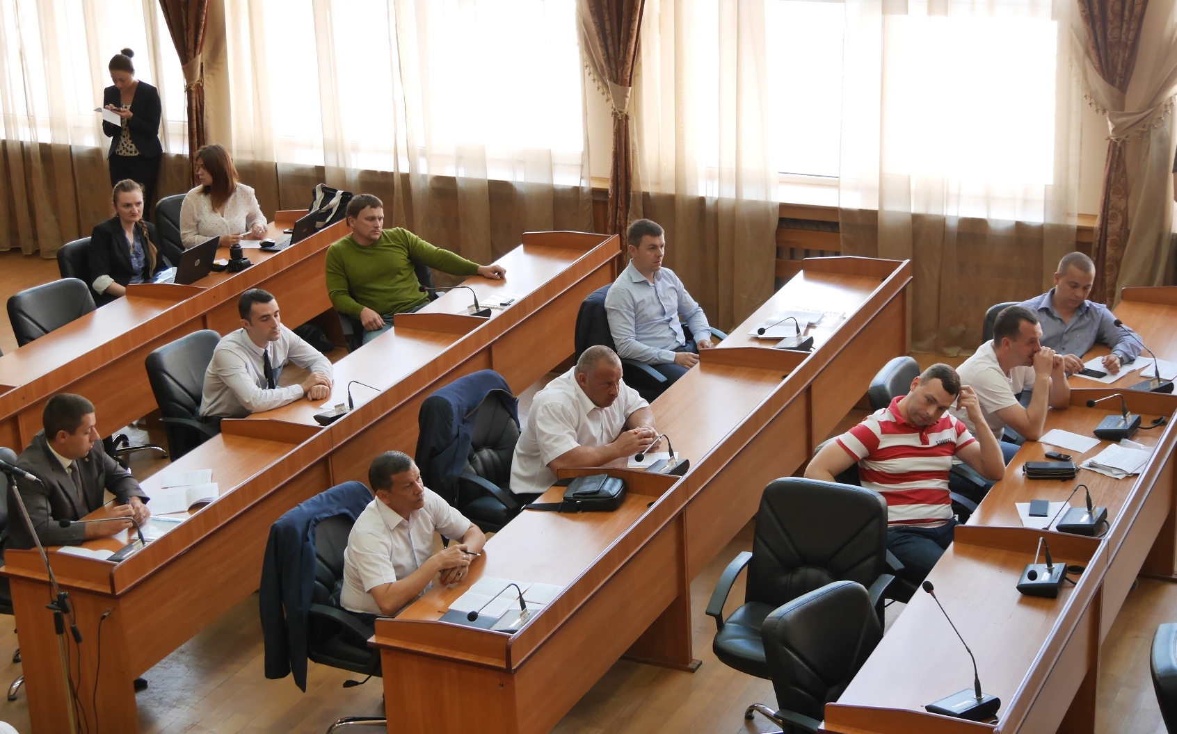 В Ужгороді відбулося відкладене засідання сесії міськради – офіційно