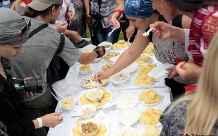 На фестивалі ріплянки у закарпатській Колочаві мняцкану ріпу за власними рецептами готуватимуть господині із сіл Тереблянської долини