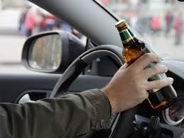 В Ужгороді затримали п'яного водія "БМВ" та хамовитого пасажира, що чинили опір патрульним