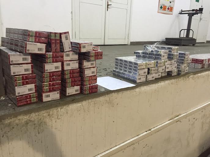 На митному посту "Тиса" в українця вилучили майже півтори тисячі пачок контрабандних сигарет (ФОТО)