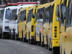 Школярів в Ужгороді, попри 13,5 млн грн з бюджету, знову хочуть возити за гроші: 2 грн – в час навчання, за повну ціну на канікулах