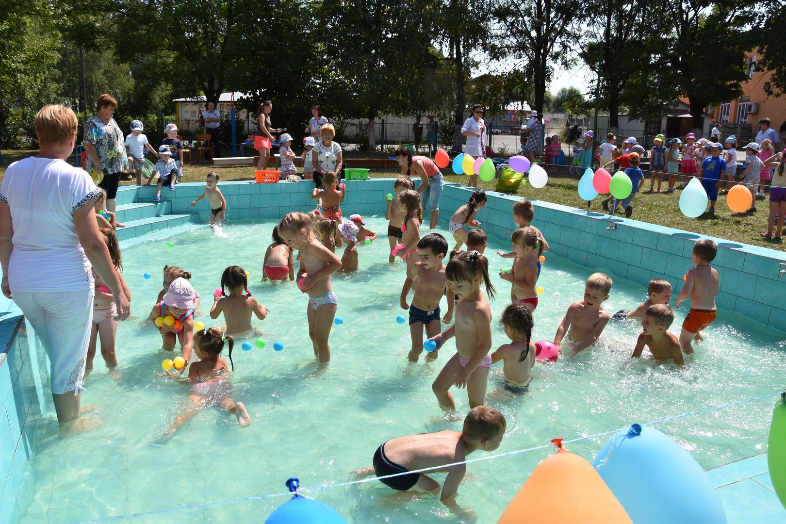 Уже два дитсадки в Іршаві мають плавальні басейни (ФОТО, ВІДЕО)