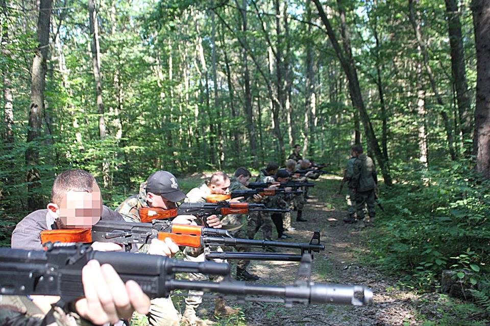 У лісах Закарпаття відбувся п'ятиденний військово-ідеологічний табір "Карпатської Січі" ім. Ореста Квача (ФОТО)
