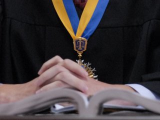 Порошенко призначив свалявську суддю