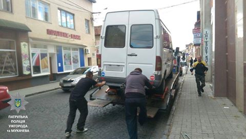 В Ужгороді та Мукачеві почастішали випадки евакуації авто