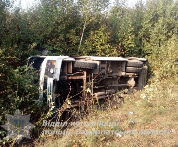 Серед 6 постраждалих в "автобусній" ДТП на Мукачівщині – 10-річна дівчинка (ФОТО) (ОФІЦІЙНО)