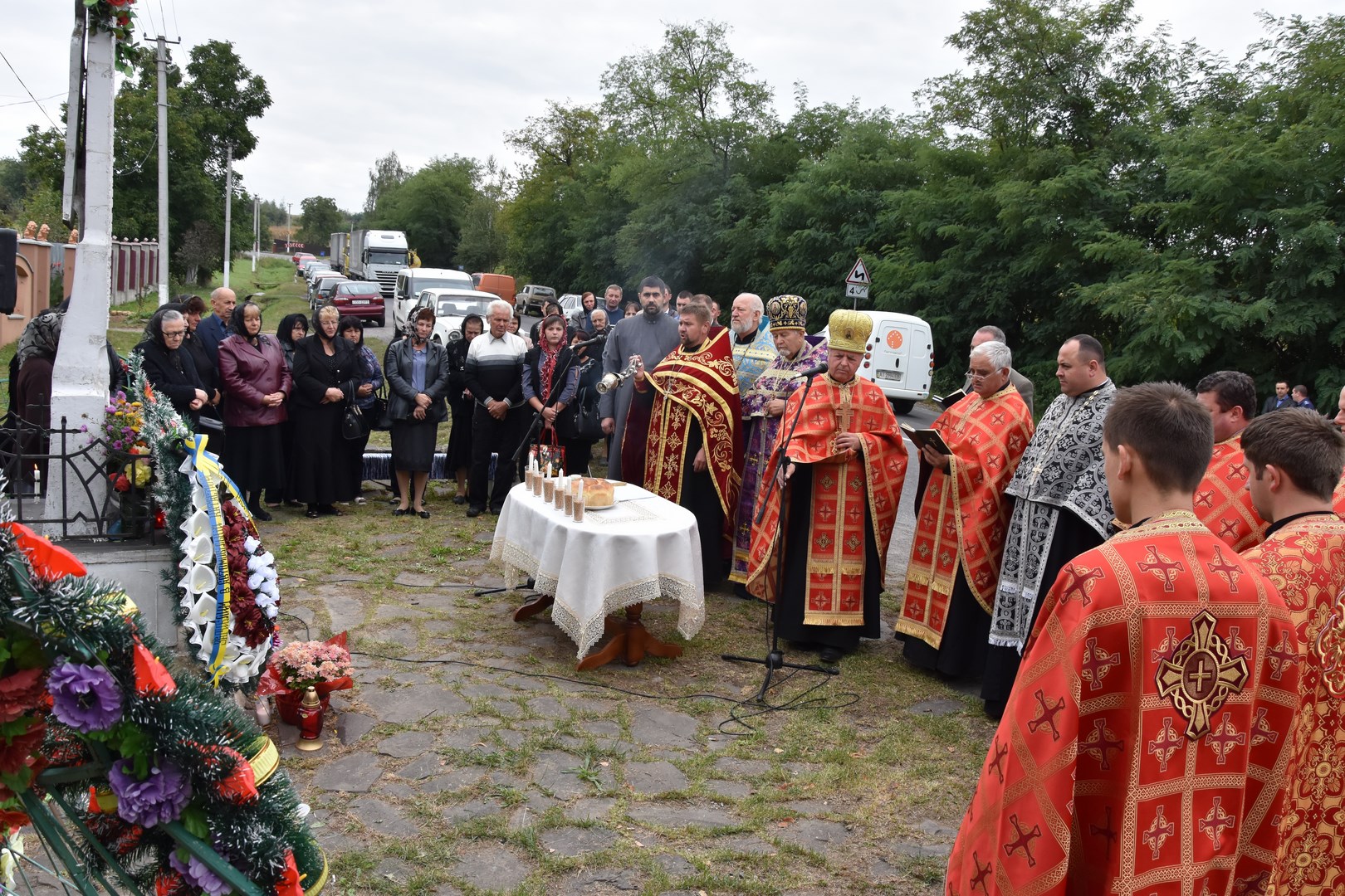 У Залужжі на Мукачівщині молилися за загиблими в автокатастрофі (ФОТО)