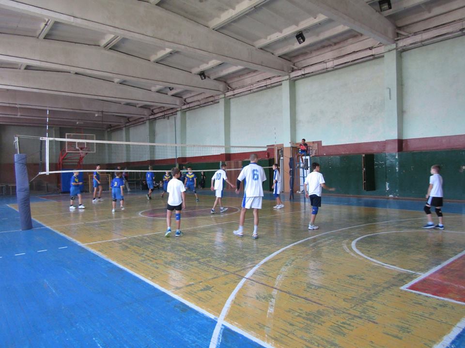 Всеукраїнський турнір із волейболу серед юнаків розпочався в Ужгороді (ФОТО)