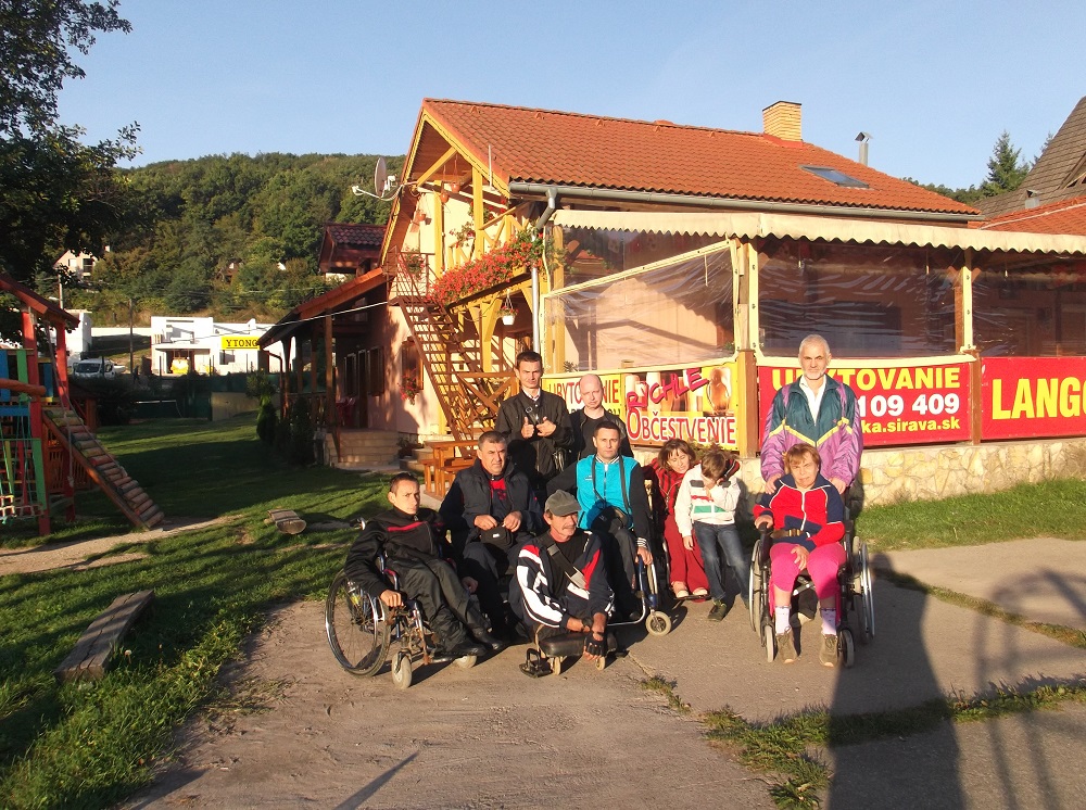 Закарпатські інваліди зайняли третє місце на міжнародному фестивалі в Словаччині (ФОТО)