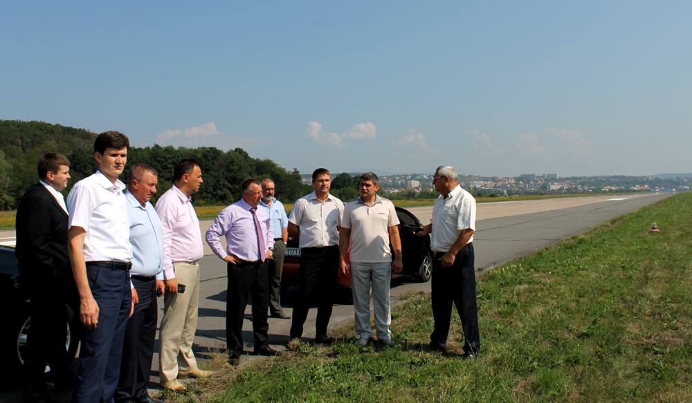 В аеропорту "Ужгород" радилися щодо модернізації та функціонування летовища (ФОТО)