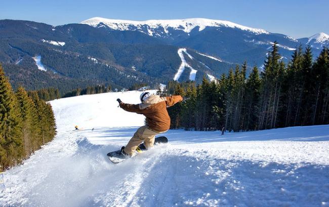 На Закарпатті відшукали сноубордиста, котрий заблукав у горах на Рахівщині