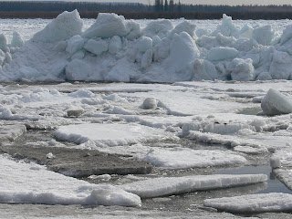Через відлигу на річках Закарпаття очікується льодохід, паводку фахівці не передбачають