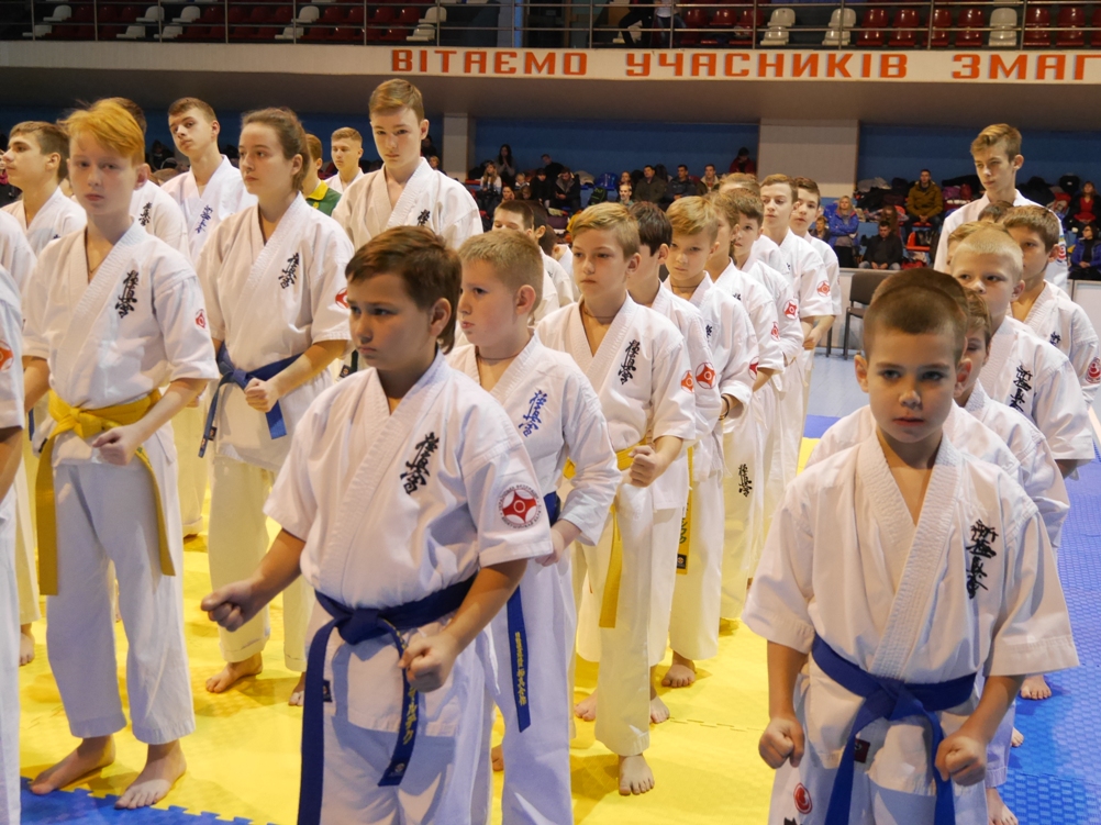 19 команд з'їхалися до Ужгорода на IX Міжнародний чемпіонат та відкритий чемпіонат Закарпатської області з кіокушінкай карате (ФОТО)