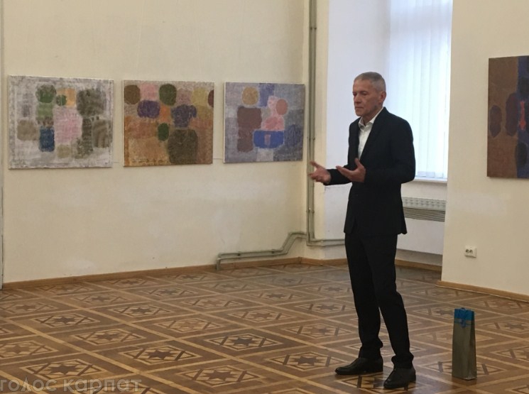 В Ужгороді відкрилась виставка Габріела Булеци "Трансплантація" (ФОТО)