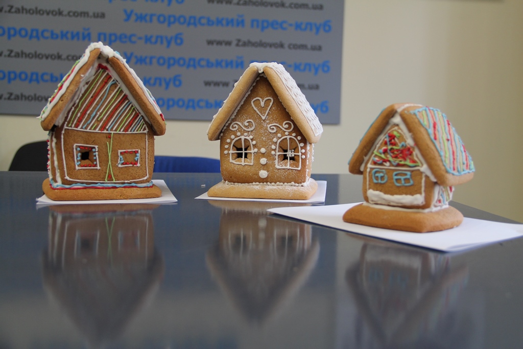 Ціни на Фестивалі пряників в Ужгороді стартуватимуть від 15 грн, будиночки коштуватимуть 150-200 грн (ФОТО)