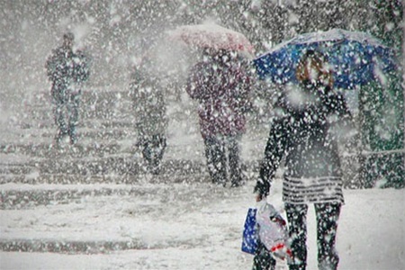 З огляду на очікувані сильні дощі зі снігом, з хуртовинами й ожеледдю в гірських районах, на Закарпатті оголошено штормове попередження
