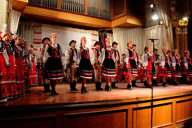 У передчутті новорічно-різдвяних свят Закарпатський народний хор відтворить унікальний обряд "Сухий танець"
