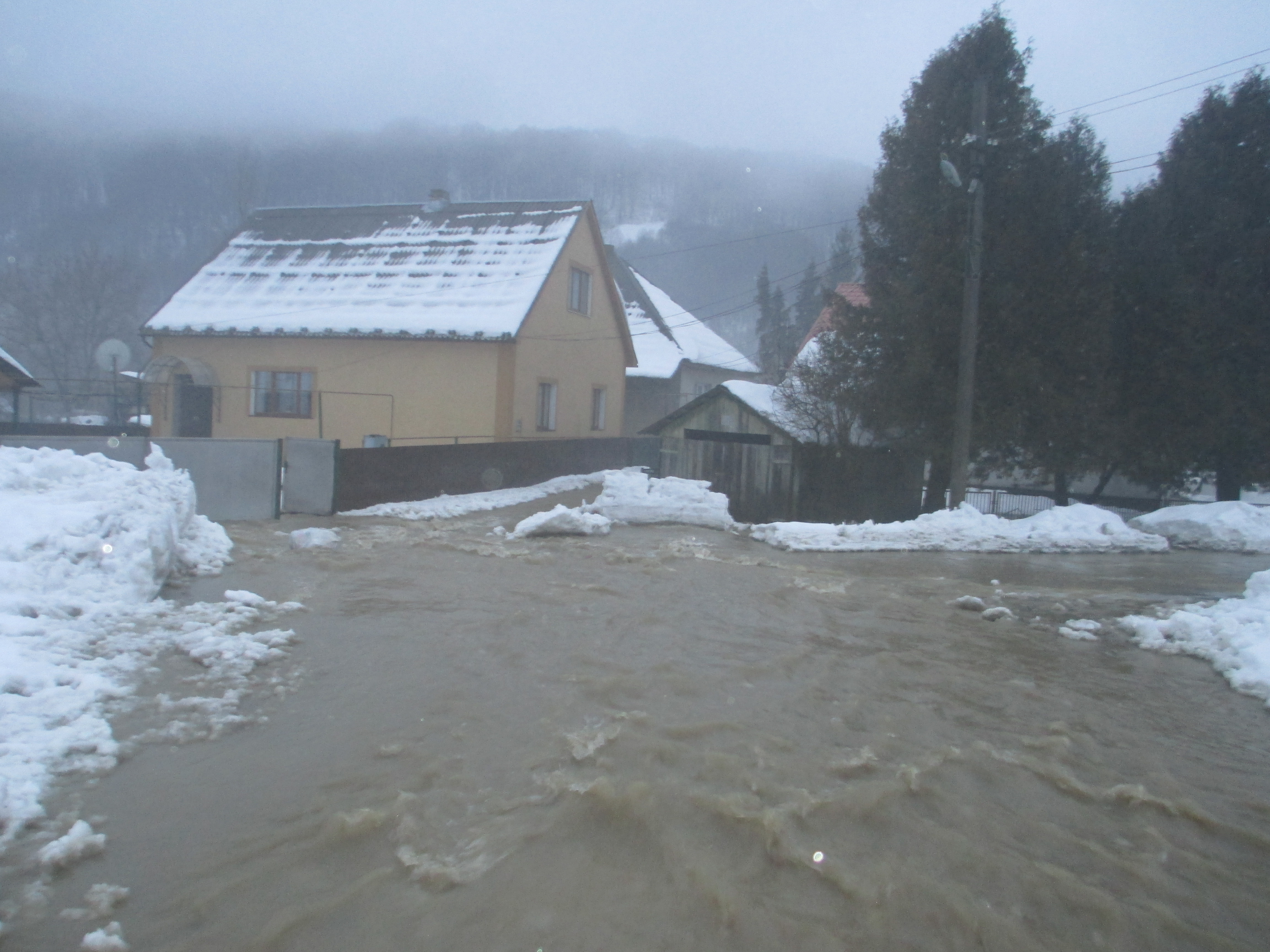 Оперативна інформація щодо ліквідації наслідків несприятливих погодних умов на території Закарпатської області станом на 19:00
