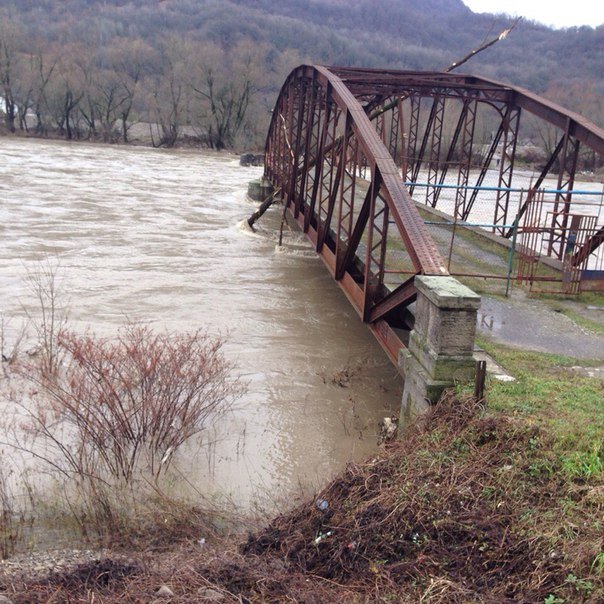 Вода у річках Закарпаття спадає, нова паводкова хвиля очікується 6 березня