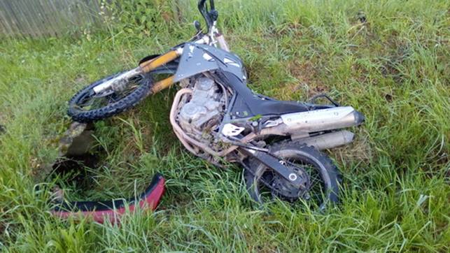 У Великому Бичкові мотоцикл "Ямаха" вилетів у кювет, загинула 19-річна пасажирка (ФОТО)