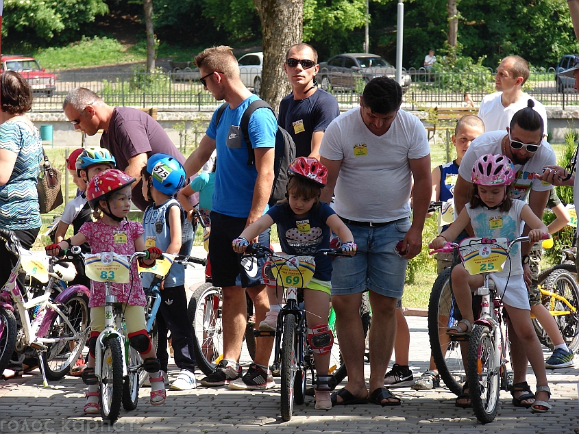 У дитячих велоперегонах в Хусті взяли участь півтори сотні учасників (ФОТО)