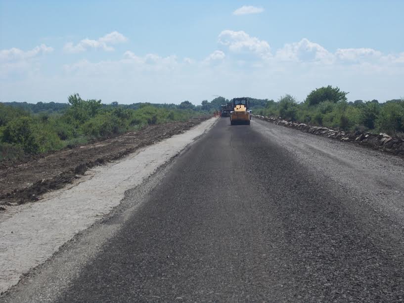 Оновлення дороги до КПП "Велика Паладь" на Закарпатті планують завершити до вересня (ФОТО)